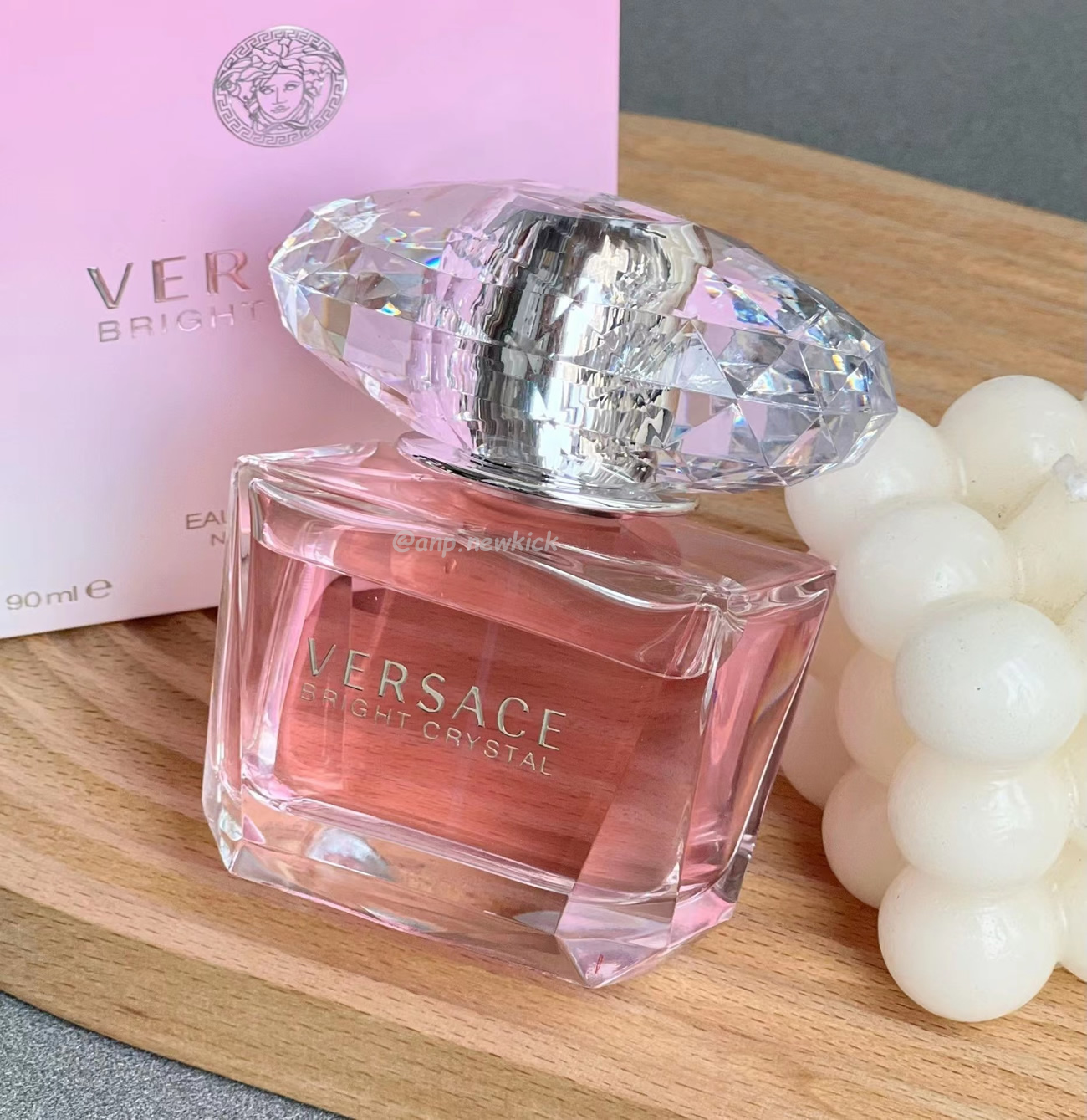Versace Bright Crystal Edt 90ml (4) - newkick.org